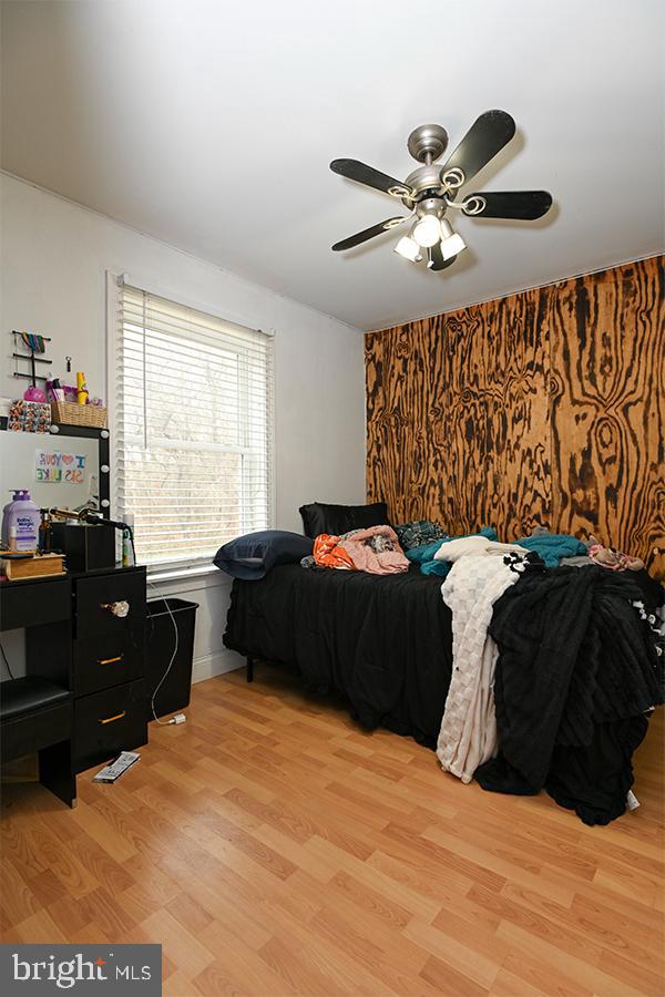 368 Almond Road Pittsgrove, NJ 08318 - Photo 10 of 40 a bedroom with a bed and window