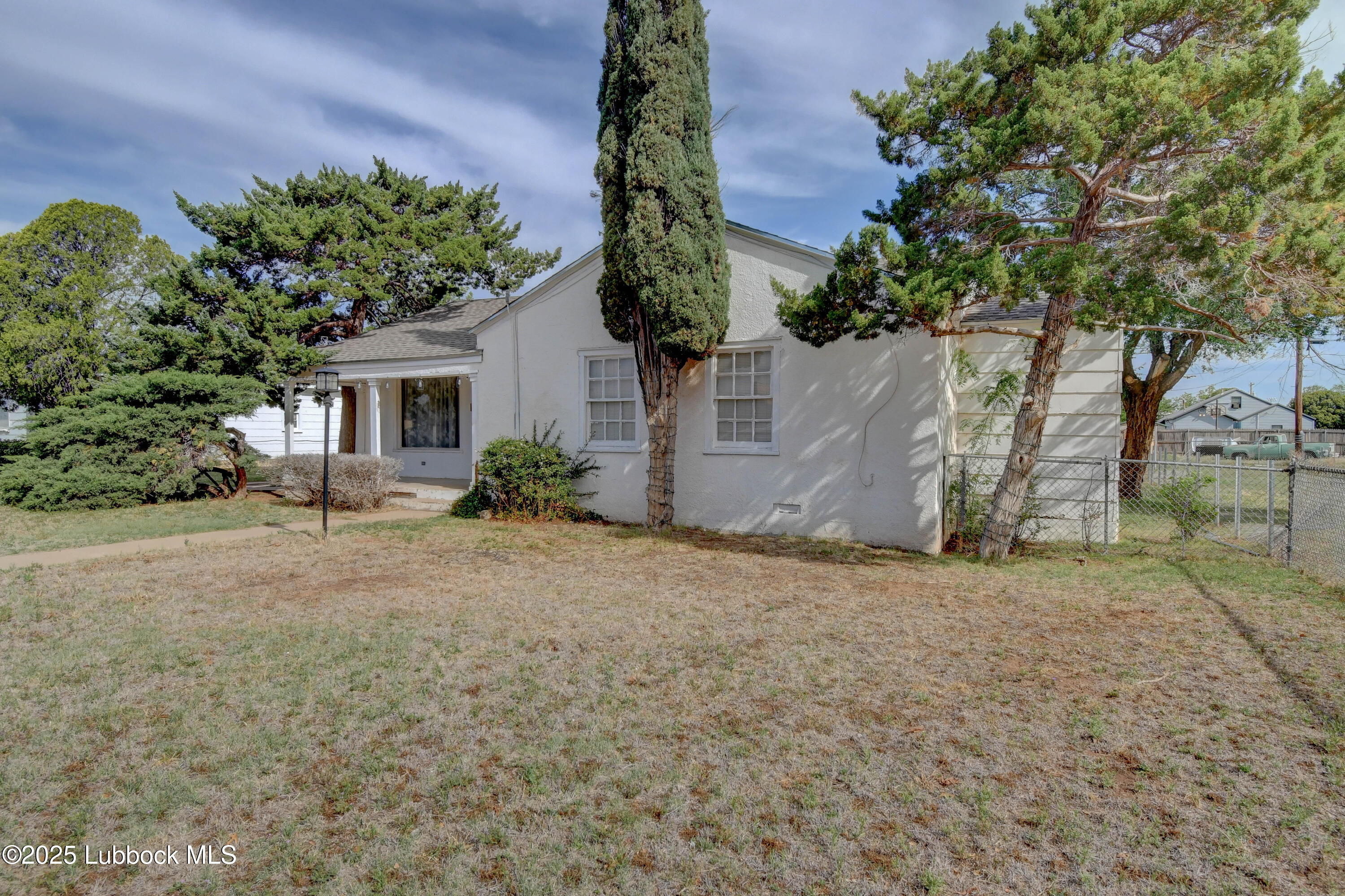 1130 West Garza Street Slaton, TX 79364 - Photo 3 of 16