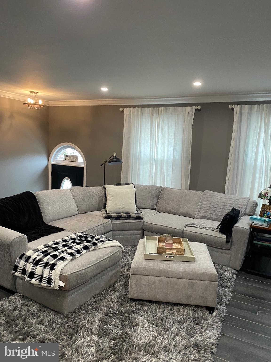 220 Goodford Road Philadelphia, PA 19154 - Photo 25 of 28 a living room with furniture and a couch