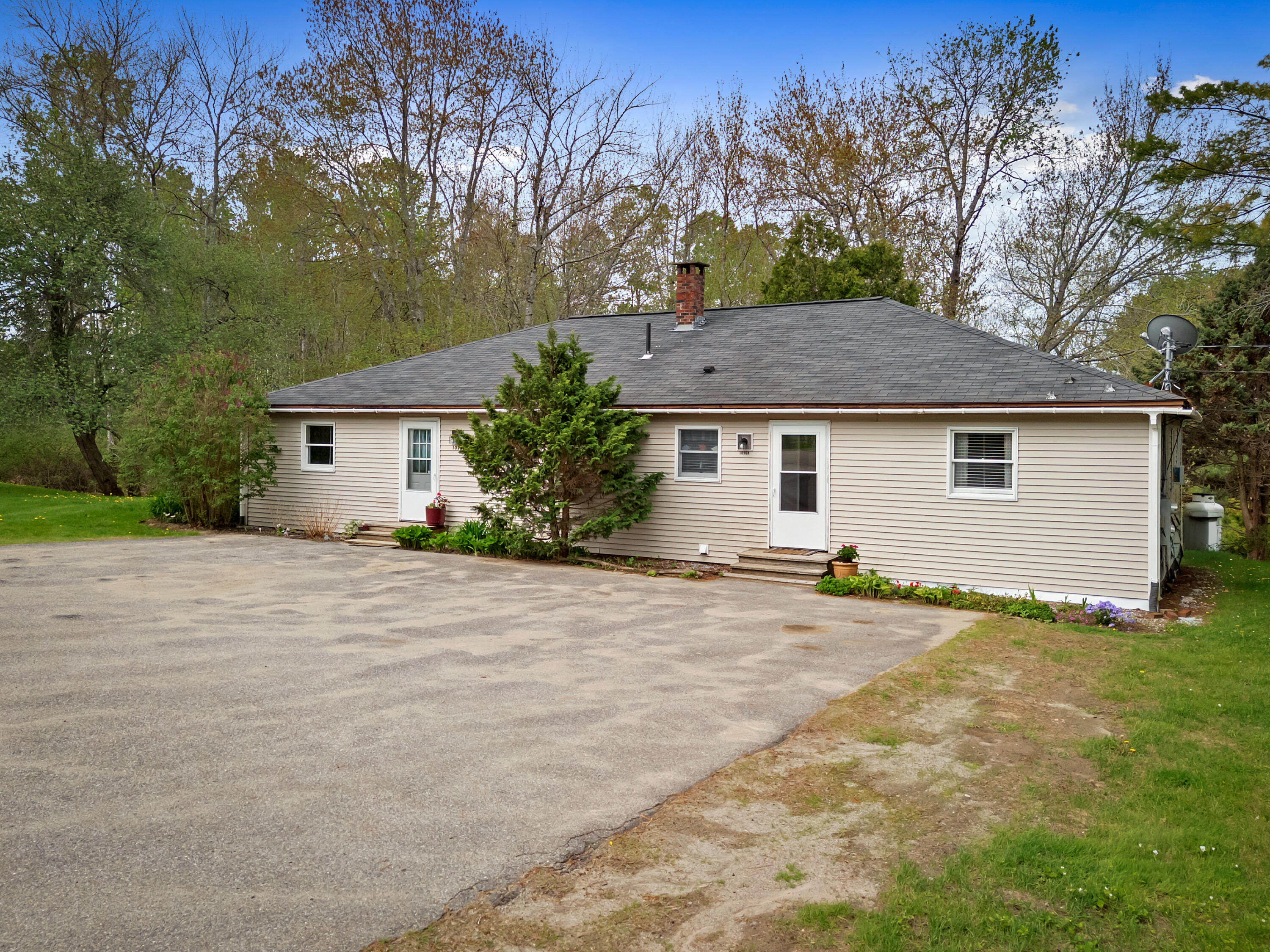 1096 Middle Road Warren, ME 04864 - Photo 8 of 34 DJI_20260518103918_0085_D