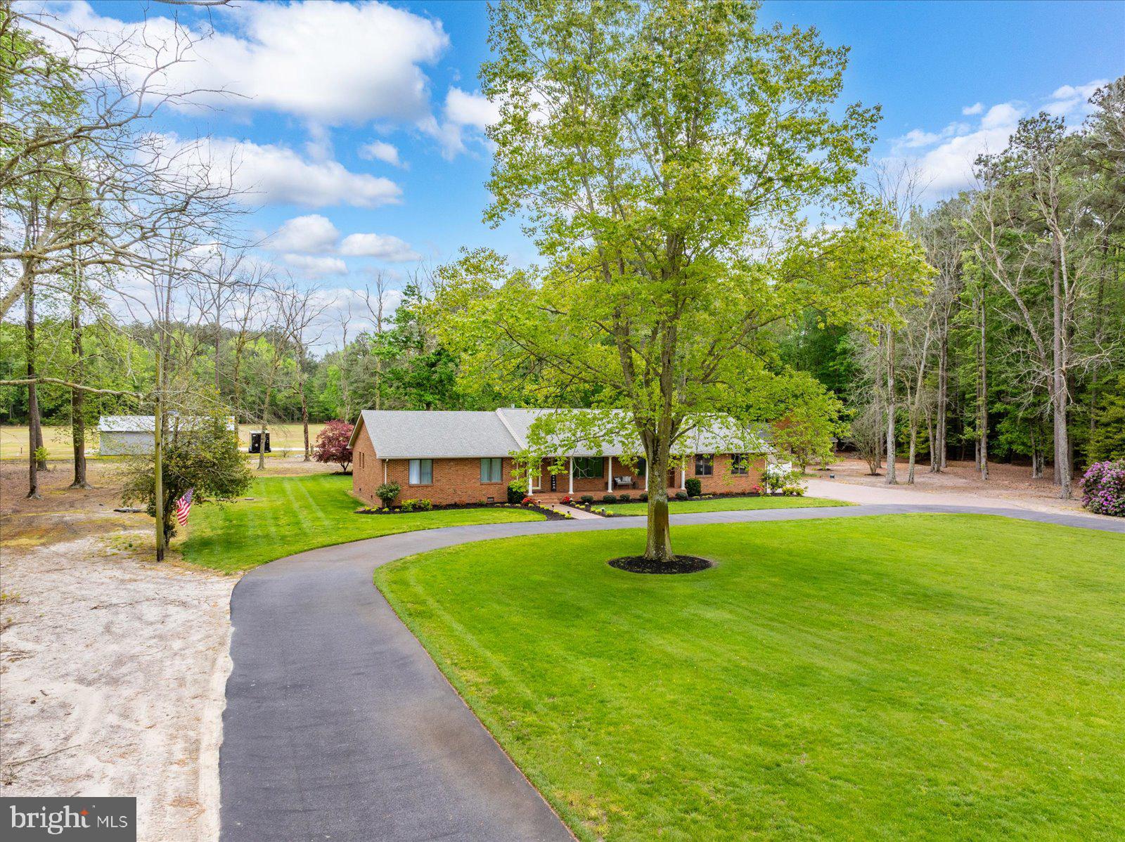 33915 Shockley Road Parsonsburg, MD 21849 - Photo 9 of 125 Charming home on lush green grounds.