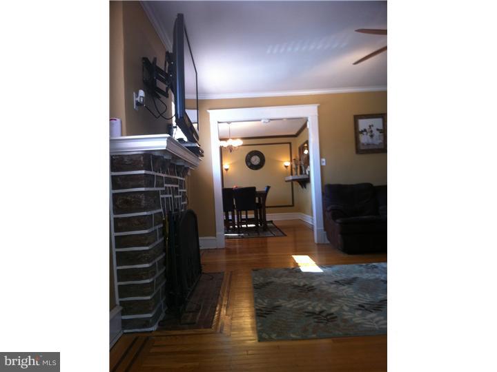 1001 East Rittenhouse Street Philadelphia, PA 19138 - Photo 4 of 20 Living Room