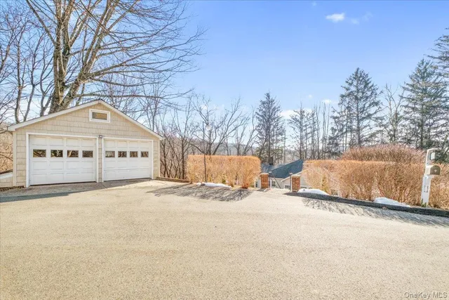 $749,900 | 9 Crescent Hill Drive, Cortlandt Manor, NY 10567