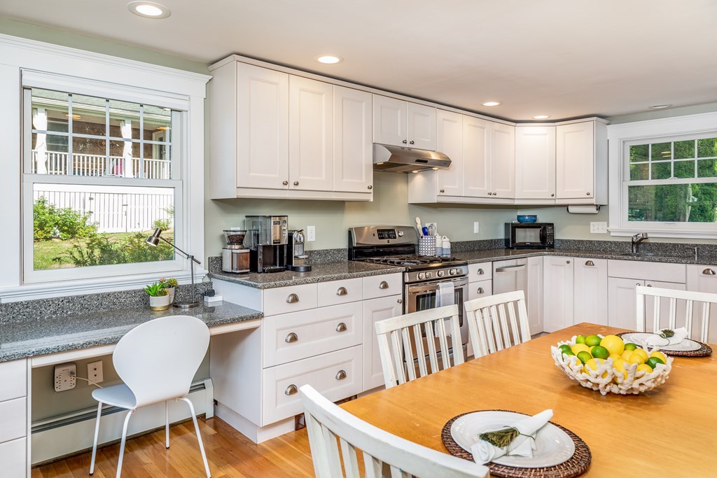 20 Willow Road Marblehead, MA 01945 - Photo 6 of 37