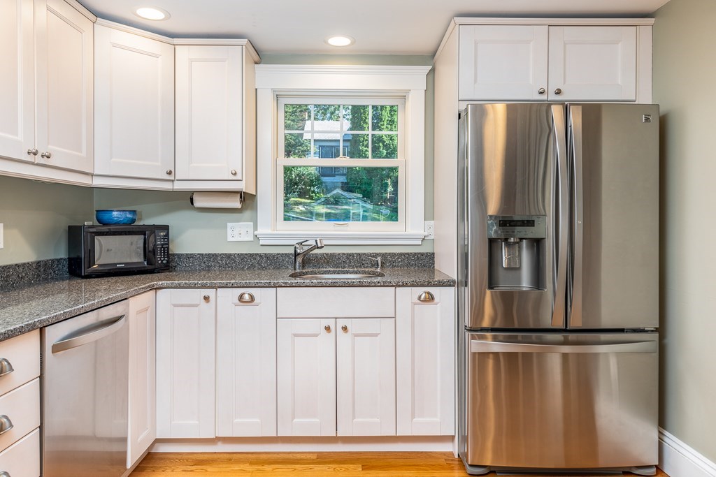 20 Willow Road Marblehead, MA 01945 - Photo 10 of 37