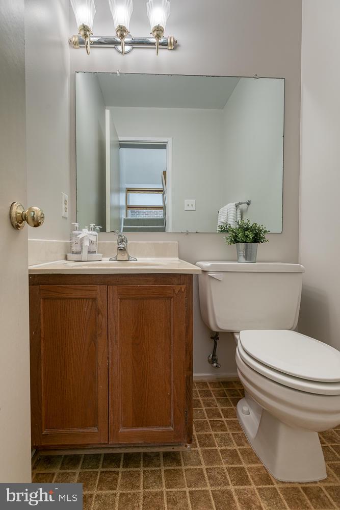 11510 Sunder Court Reston, VA 20190 - Photo 23 of 50 Main-level half bath