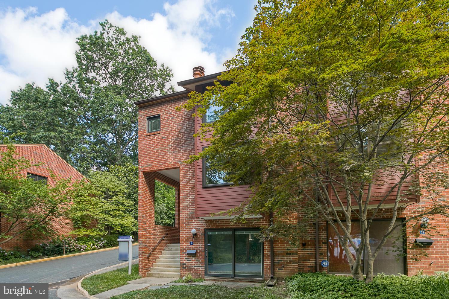 11510 Sunder Court Reston, VA 20190 - Photo 49 of 50 Gorgeous 3-story end-unit brick townhouse!