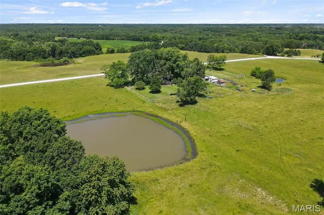 $470,000 | 3616 County Road 2860, Higbee, MO 65257