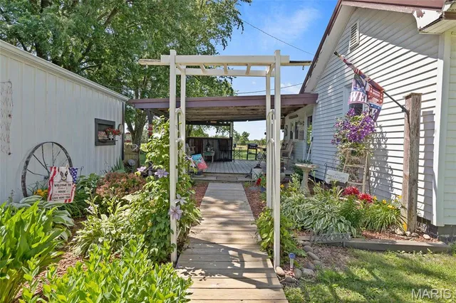 $470,000 | 3616 County Road 2860, Higbee, MO 65257