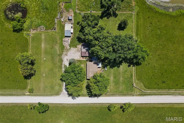 $470,000 | 3616 County Road 2860, Higbee, MO 65257