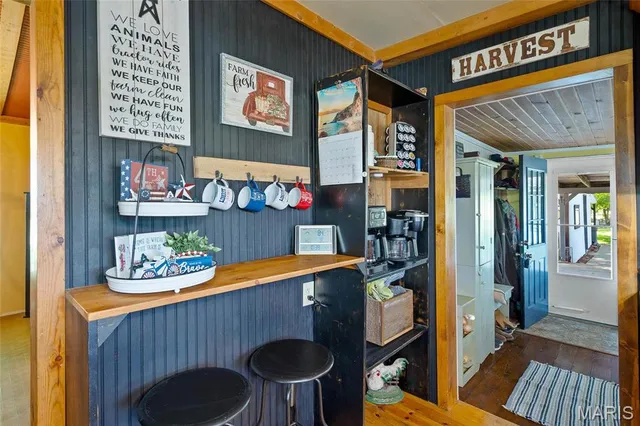 $470,000 | 3616 County Road 2860, Higbee, MO 65257