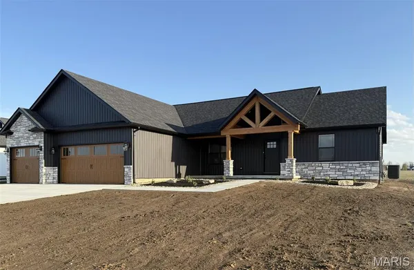 $449,000 | 1004 Brianna Court, Jerseyville, IL 62052