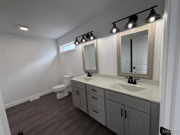 $449,000 | 1004 Brianna Court, Jerseyville, IL 62052