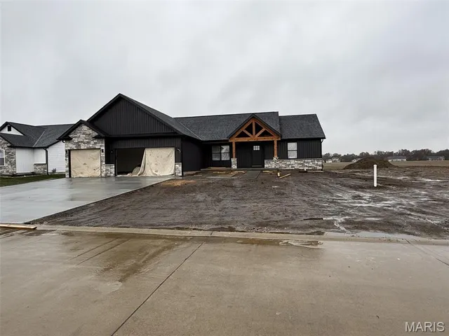 $449,000 | 1004 Brianna Court, Jerseyville, IL 62052