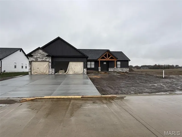 $449,000 | 1004 Brianna Court, Jerseyville, IL 62052