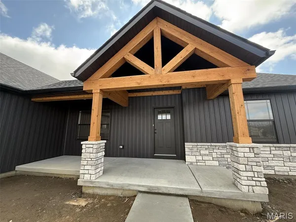 $449,000 | 1004 Brianna Court, Jerseyville, IL 62052