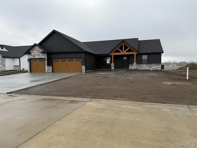 $449,000 | 1004 Brianna Court, Jerseyville, IL 62052