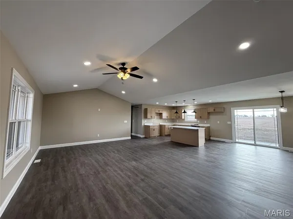 $449,000 | 1004 Brianna Court, Jerseyville, IL 62052