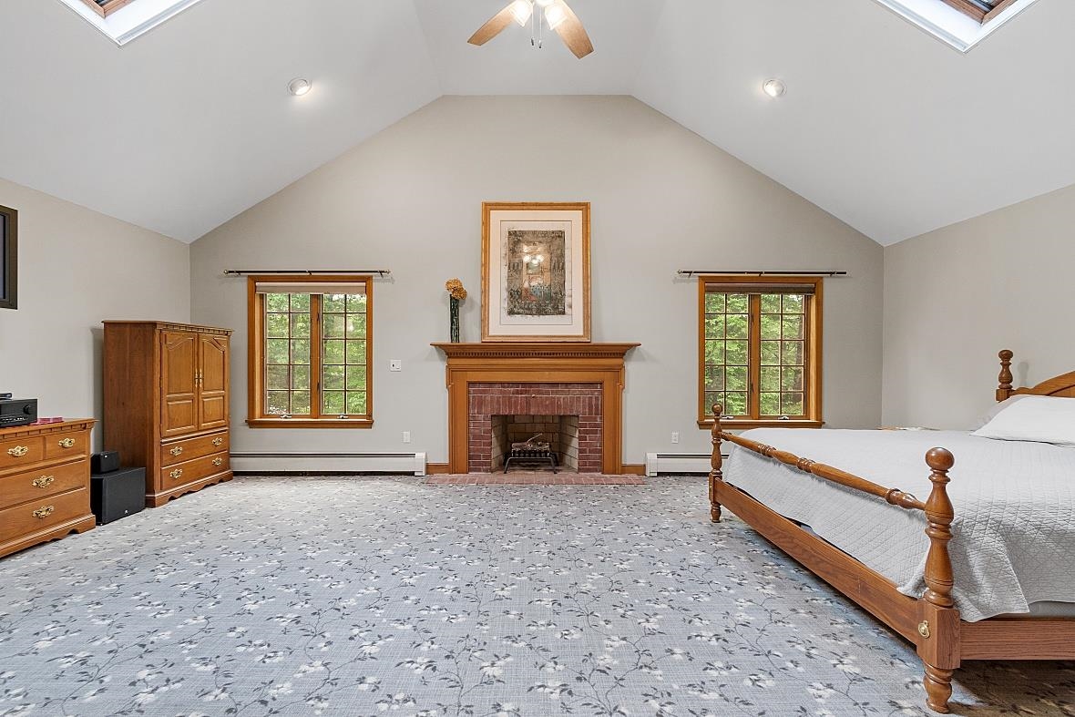110 Westfall Road Pelham, NH 03076 - Photo 10 of 40 Gallery Image 10