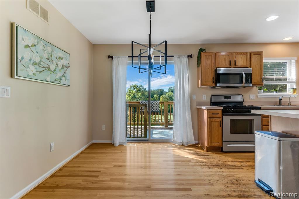8246 Kimble Drive Pinckney, MI 48169 - Photo 10 of 45