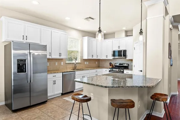 $549,900 | 15906 Starling Crossing Drive, Lithia, FL 33547