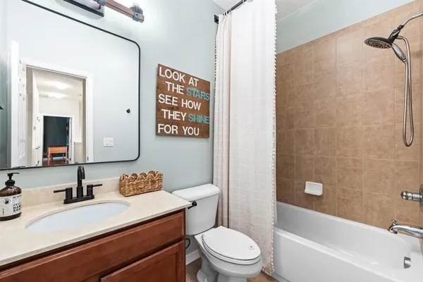 $549,900 | 15906 Starling Crossing Drive, Lithia, FL 33547