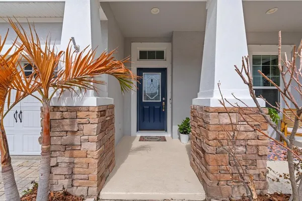 $549,900 | 15906 Starling Crossing Drive, Lithia, FL 33547