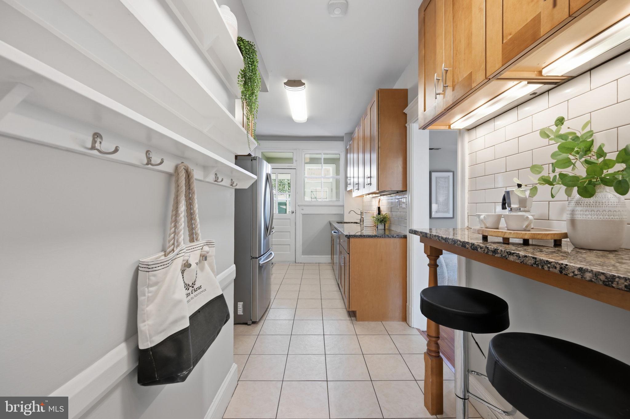 443 Kenyon Street Northwest Washington, DC 20010 - Photo 8 of 27