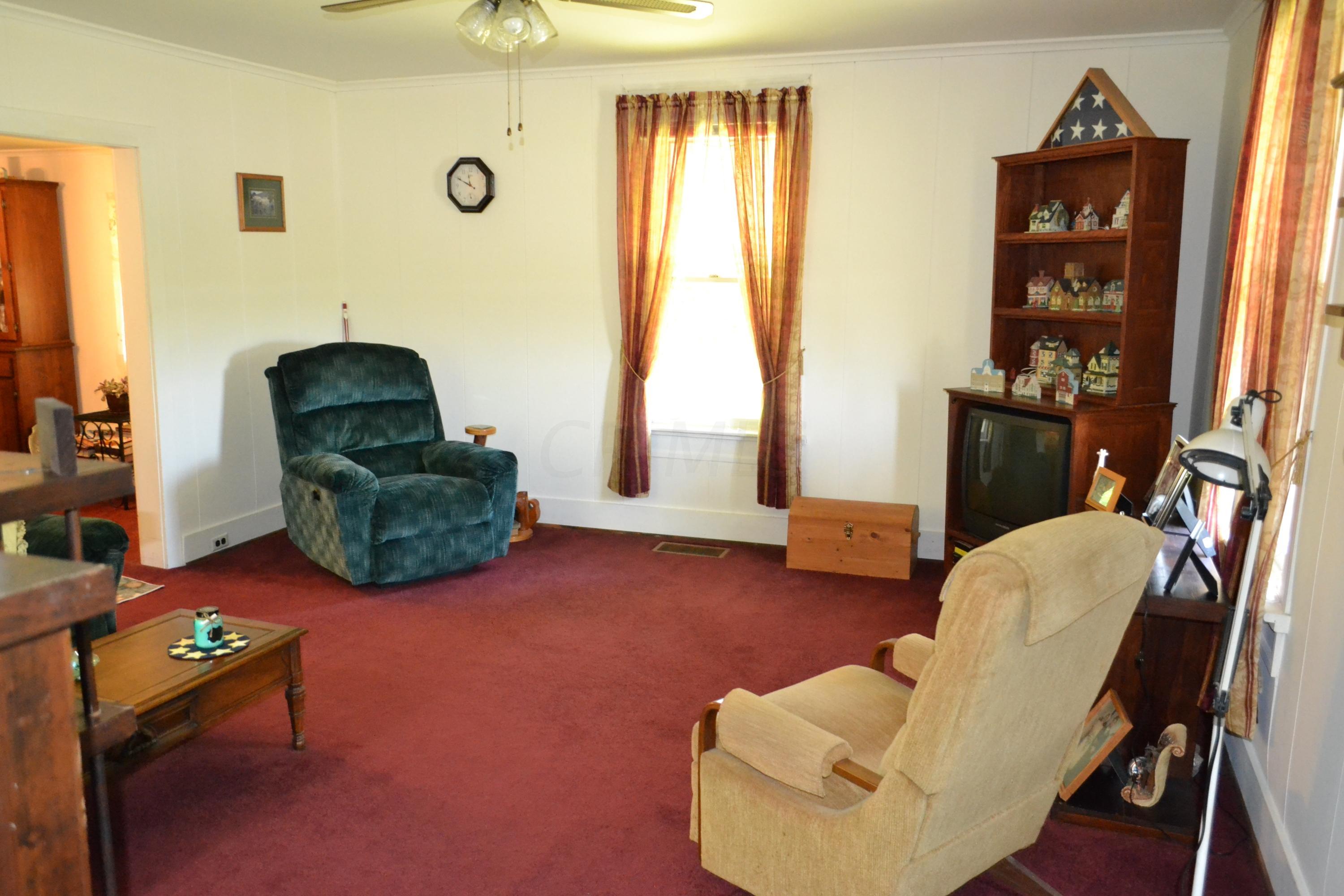 9515 Dozer Road Southwest Stoutsville, OH 43154 - Photo 2 of 19