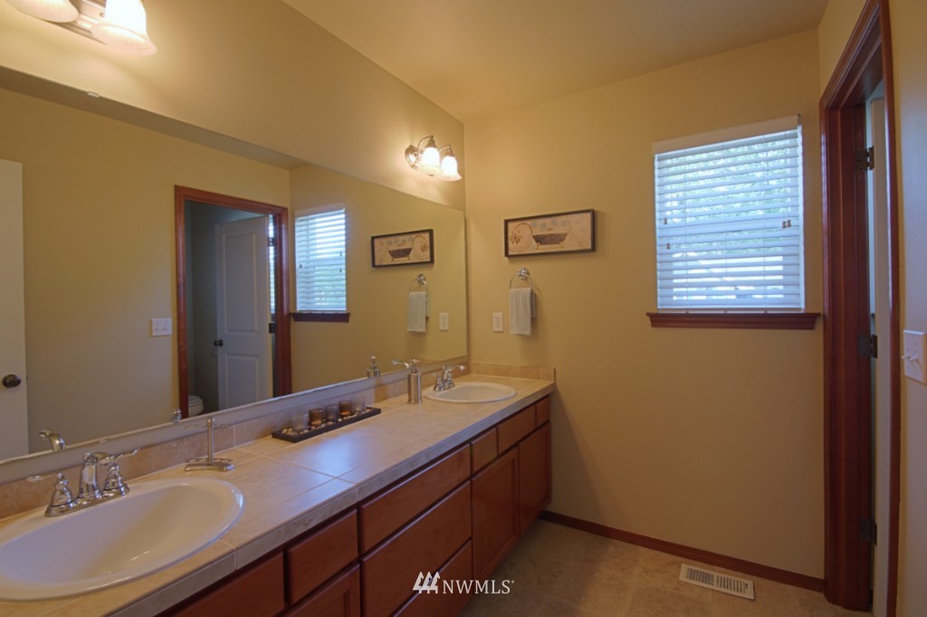 23719 17th Avenue West Bothell, WA 98021 - Photo 14 of 21