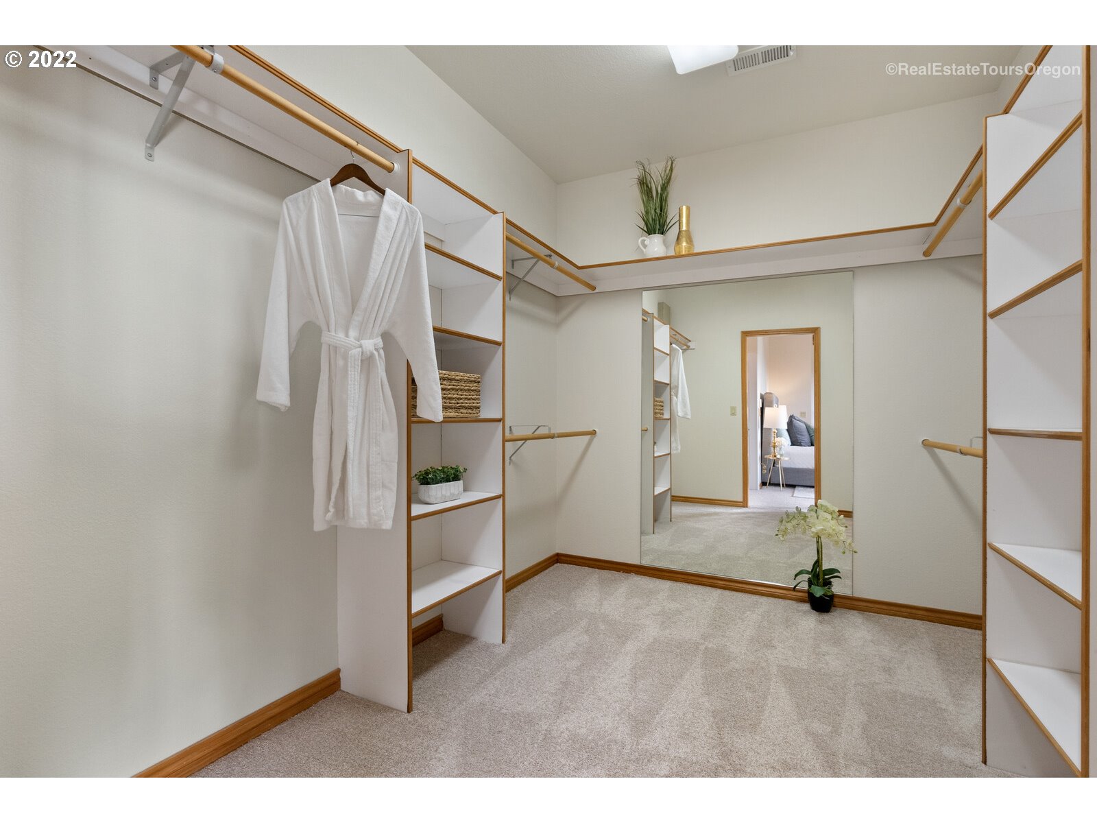 18494 Southwest Parrett Mountain Road Sherwood, OR 97140 - Photo 16 of 32 Bedroom, Primary