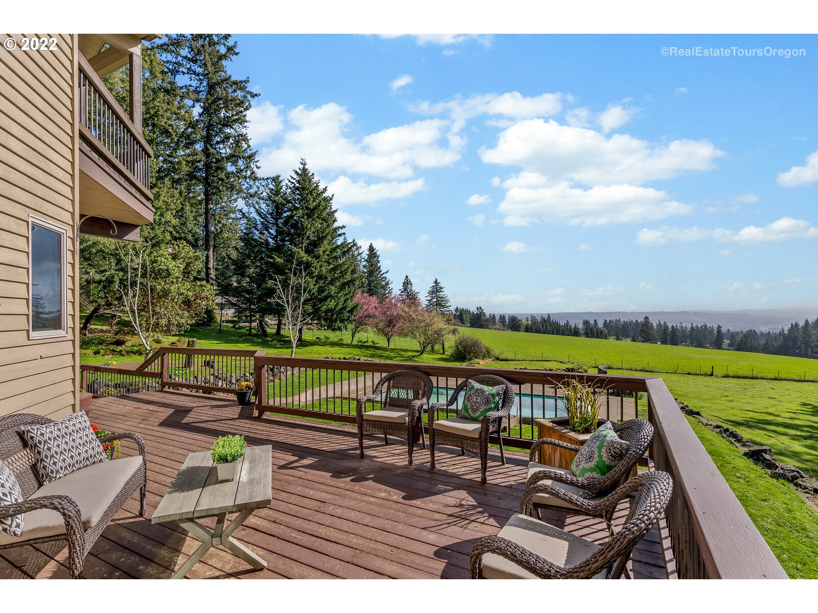 18494 Southwest Parrett Mountain Road Sherwood, OR 97140 - Photo 25 of 32 Deck