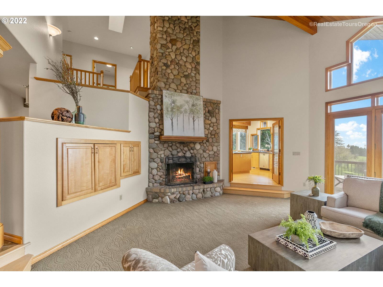 18494 Southwest Parrett Mountain Road Sherwood, OR 97140 - Photo 5 of 32 Living Room