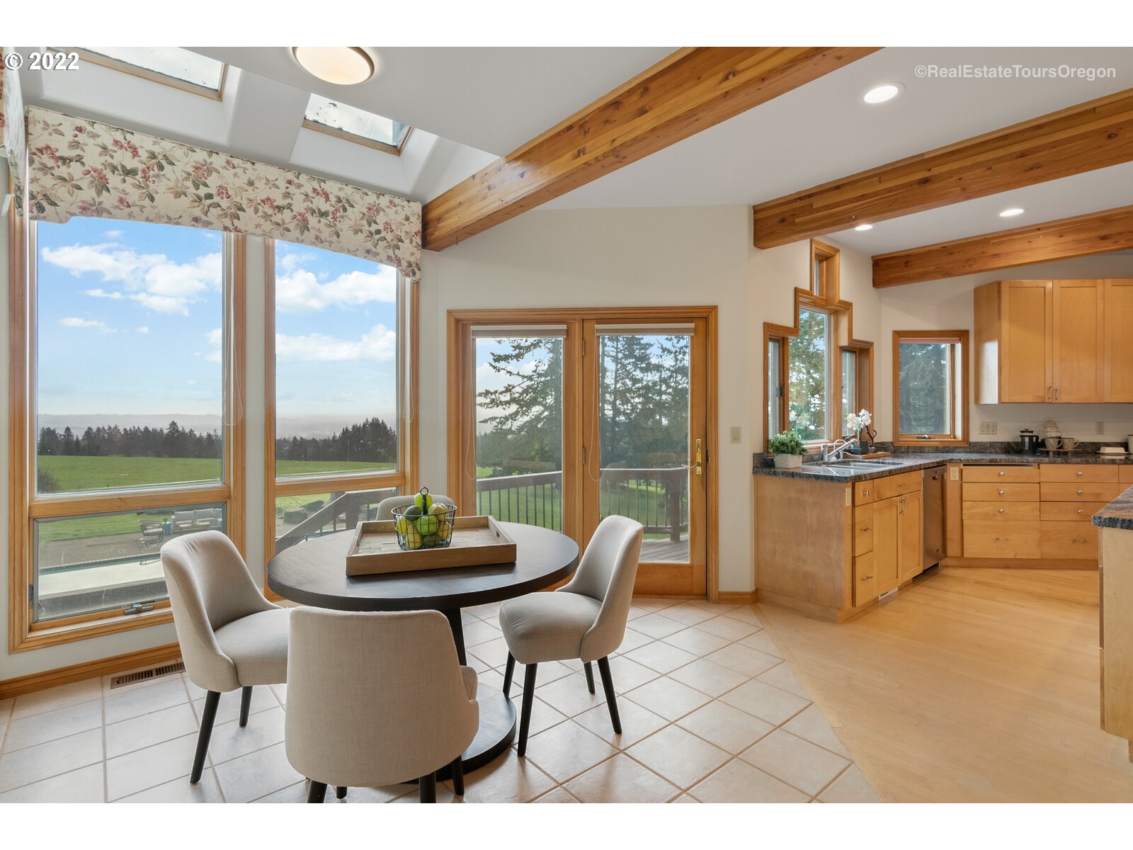 18494 Southwest Parrett Mountain Road Sherwood, OR 97140 - Photo 9 of 32 Dining Area
