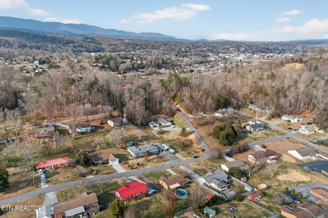 $514,900 | 308 Sanford Avenue, Clinton, TN 37716