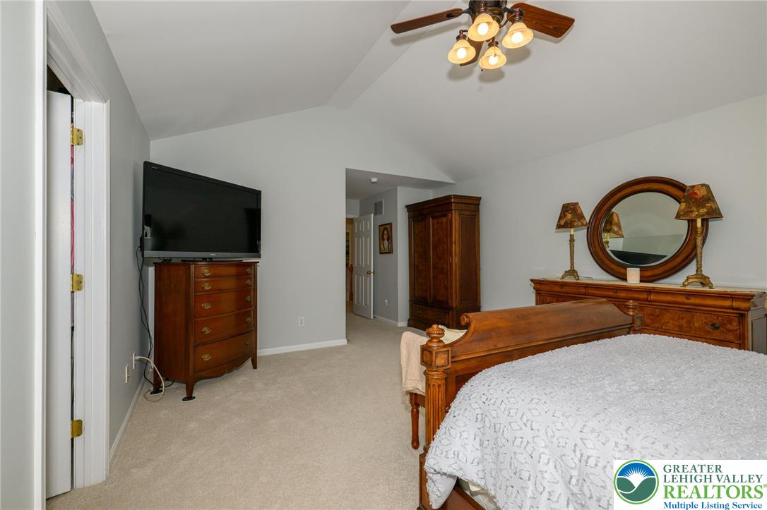 5331 Greenbriar Drive Bethlehem, PA 18017 - Photo 24 of 58