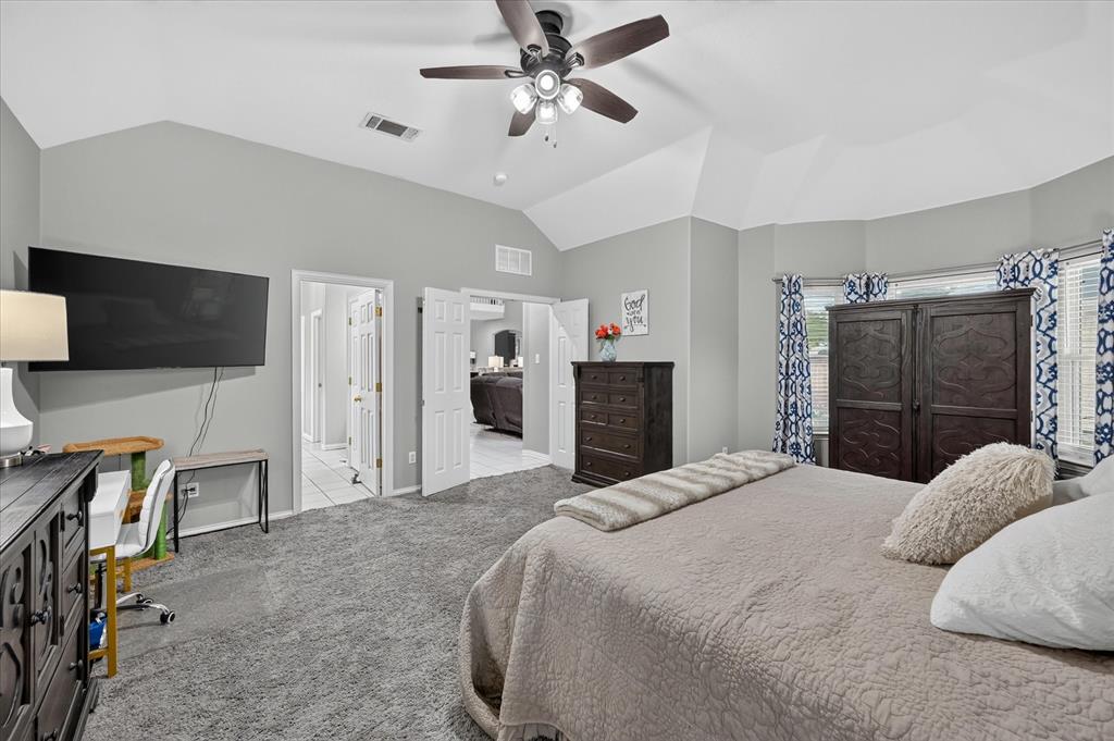 851 Bridle Path Burleson, TX 76028 - Photo 20 of 40