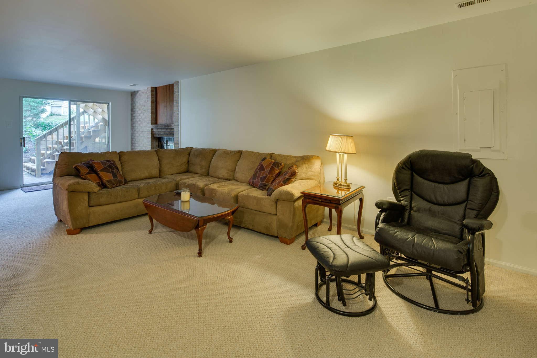 7330 Kindler Road Columbia, MD 21046 - Photo 21 of 28 a living room with furniture and a window