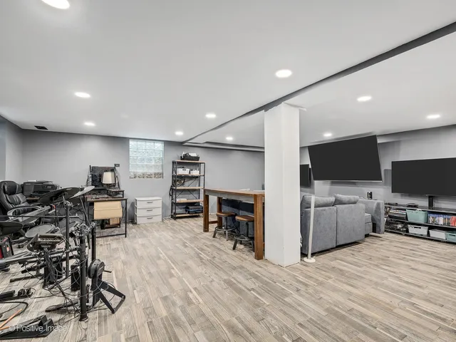 $750,000 | S639 Prince Crossing Road, Winfield, IL 60190