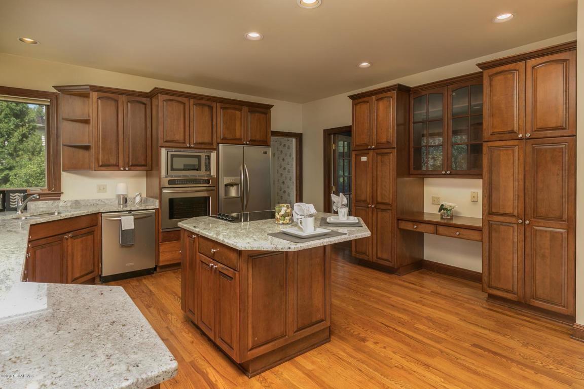 1445 Bell Oaks Lane Southwest Rochester, MN 55902 - Photo 11 of 50