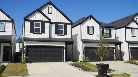 $329,990 | 2913 Crown Gate Drive, Houston, TX 77047
