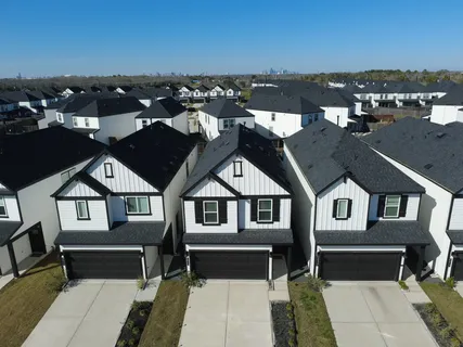 $329,990 | 2913 Crown Gate Drive, Houston, TX 77047