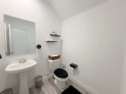 $329,990 | 2913 Crown Gate Drive, Houston, TX 77047