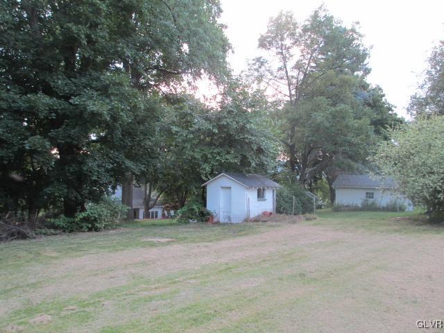 654 Blue Ridge Avenue Bangor, PA 18013 - Photo 3 of 16 Gallery Image 3