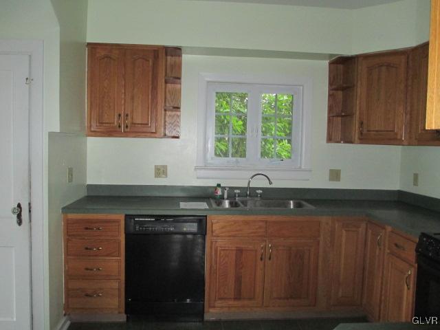654 Blue Ridge Avenue Bangor, PA 18013 - Photo 6 of 16 Gallery Image 6