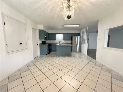 $265,000 | 2725 Oak Forest Boulevard South, Marrero, LA 70072