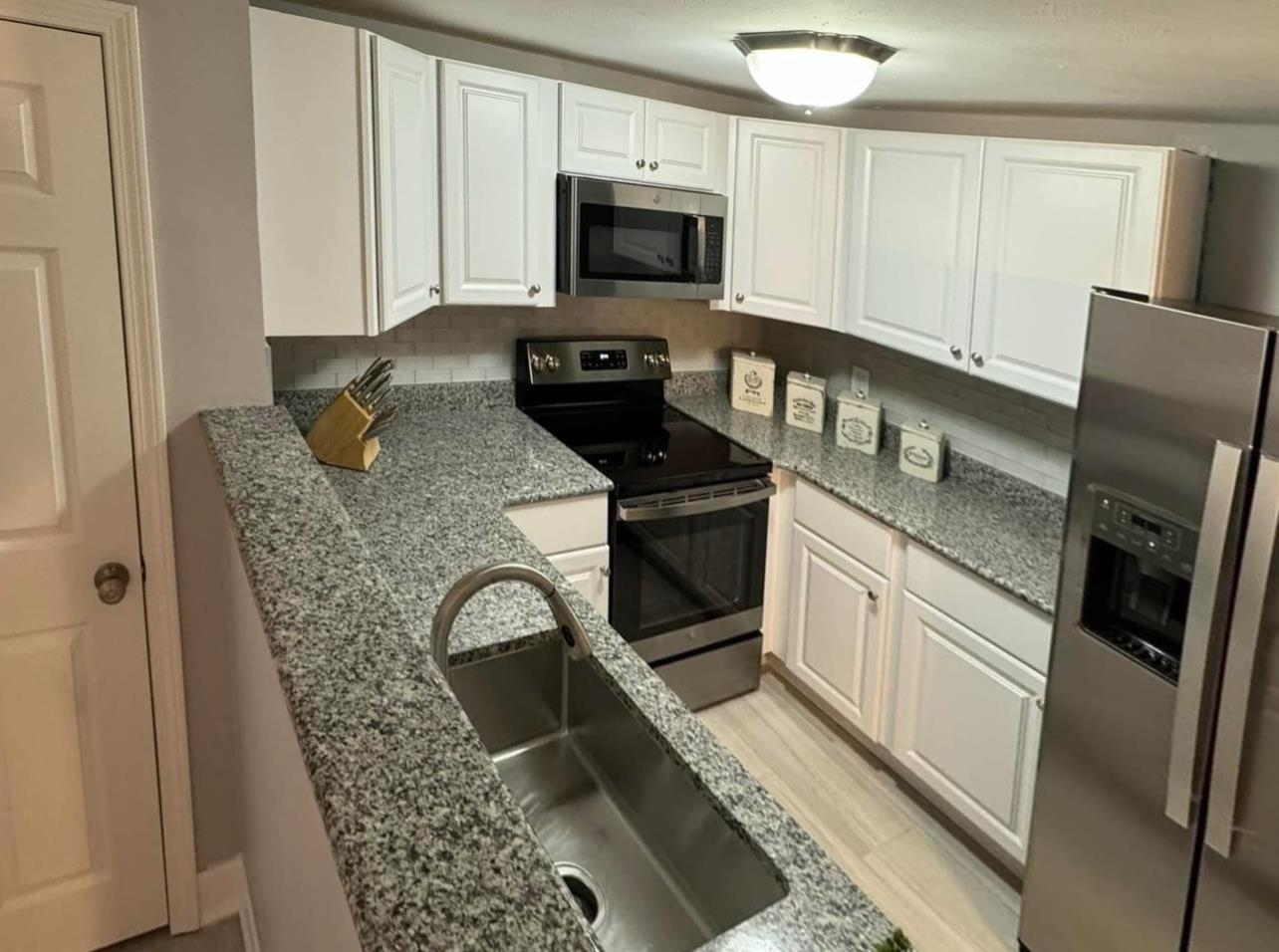 1 Clinton Court, Unit 1 Merrimack, NH 03054 - Photo 8 of 17