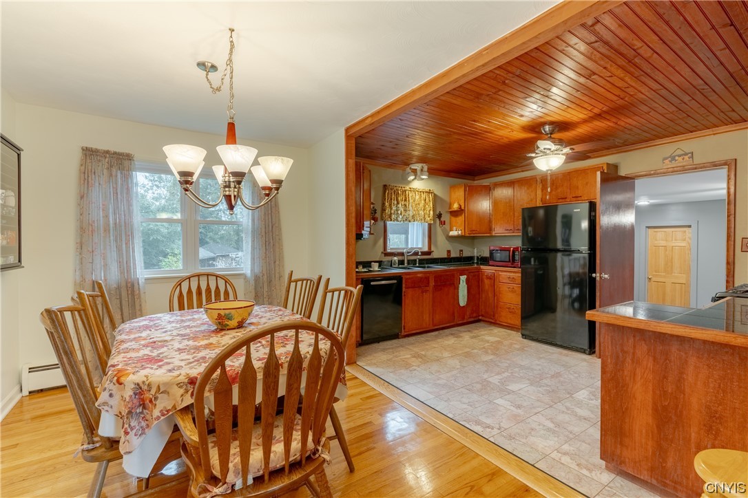 6150 Lakeshore Road Cicero, NY 13039 - Photo 9 of 34