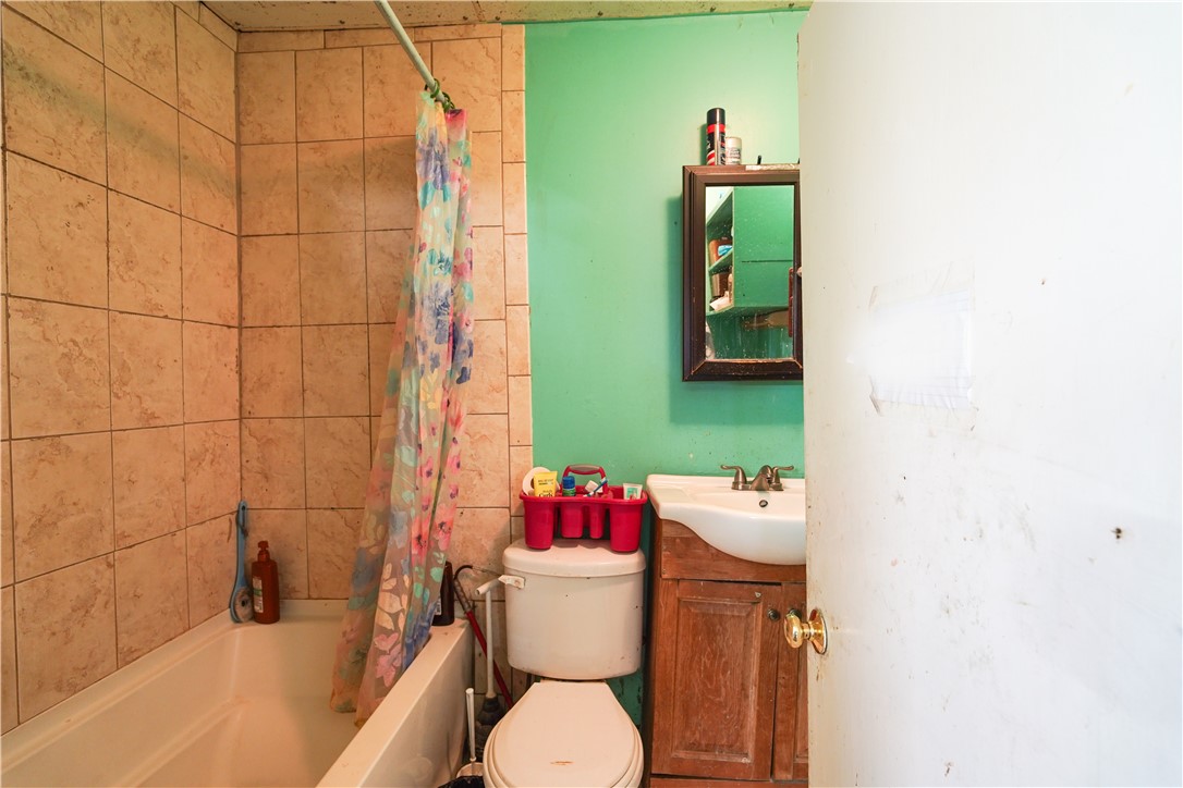 11 Union Street Warren, RI 02885 - Photo 2 of 24