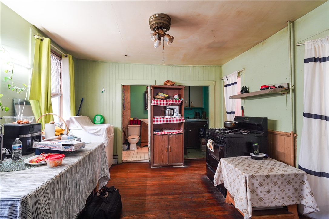 11 Union Street Warren, RI 02885 - Photo 5 of 24